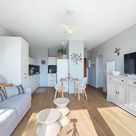 Apartment Le Colibri By Interhome Royan